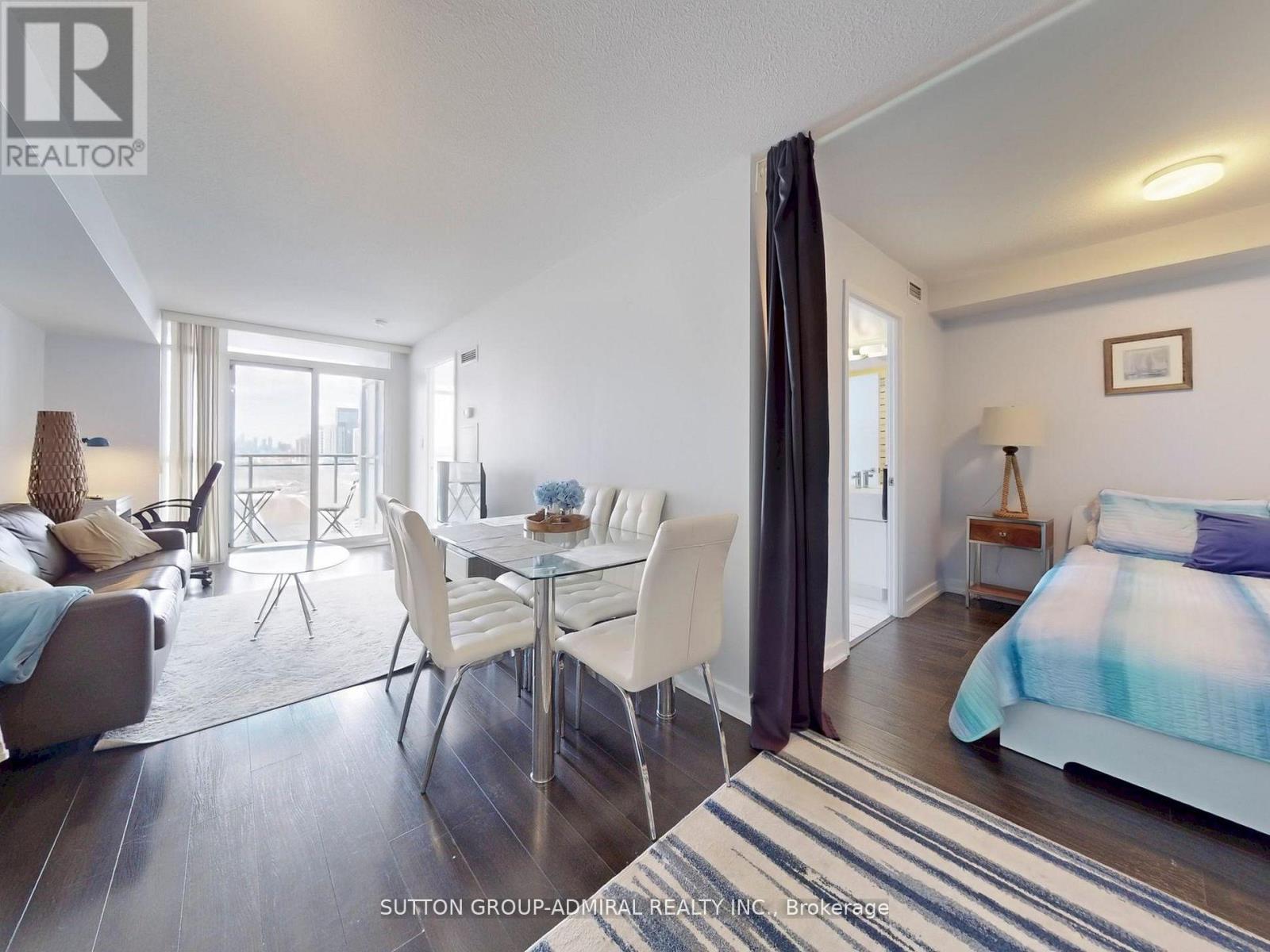 1710 - 21 Iceboat Terrace, Toronto, Ontario  M5V 4A5 - Photo 15 - C12478387