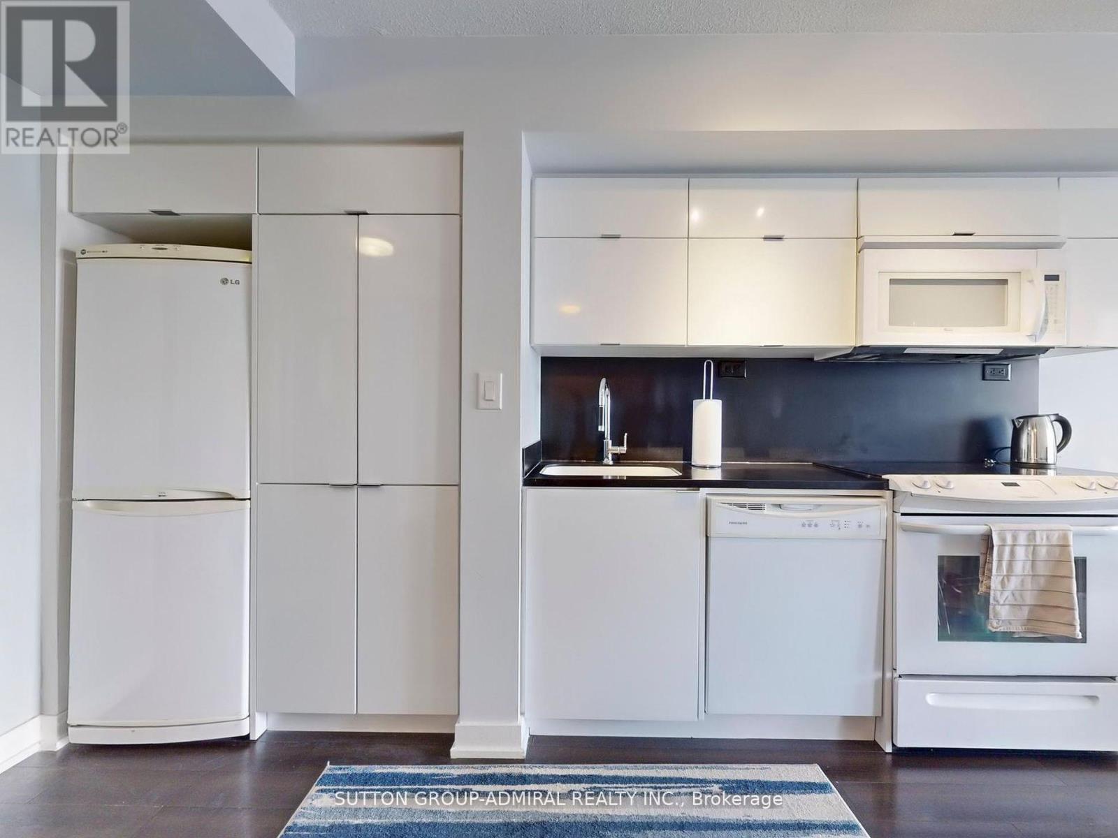 1710 - 21 Iceboat Terrace, Toronto, Ontario  M5V 4A5 - Photo 16 - C12478387
