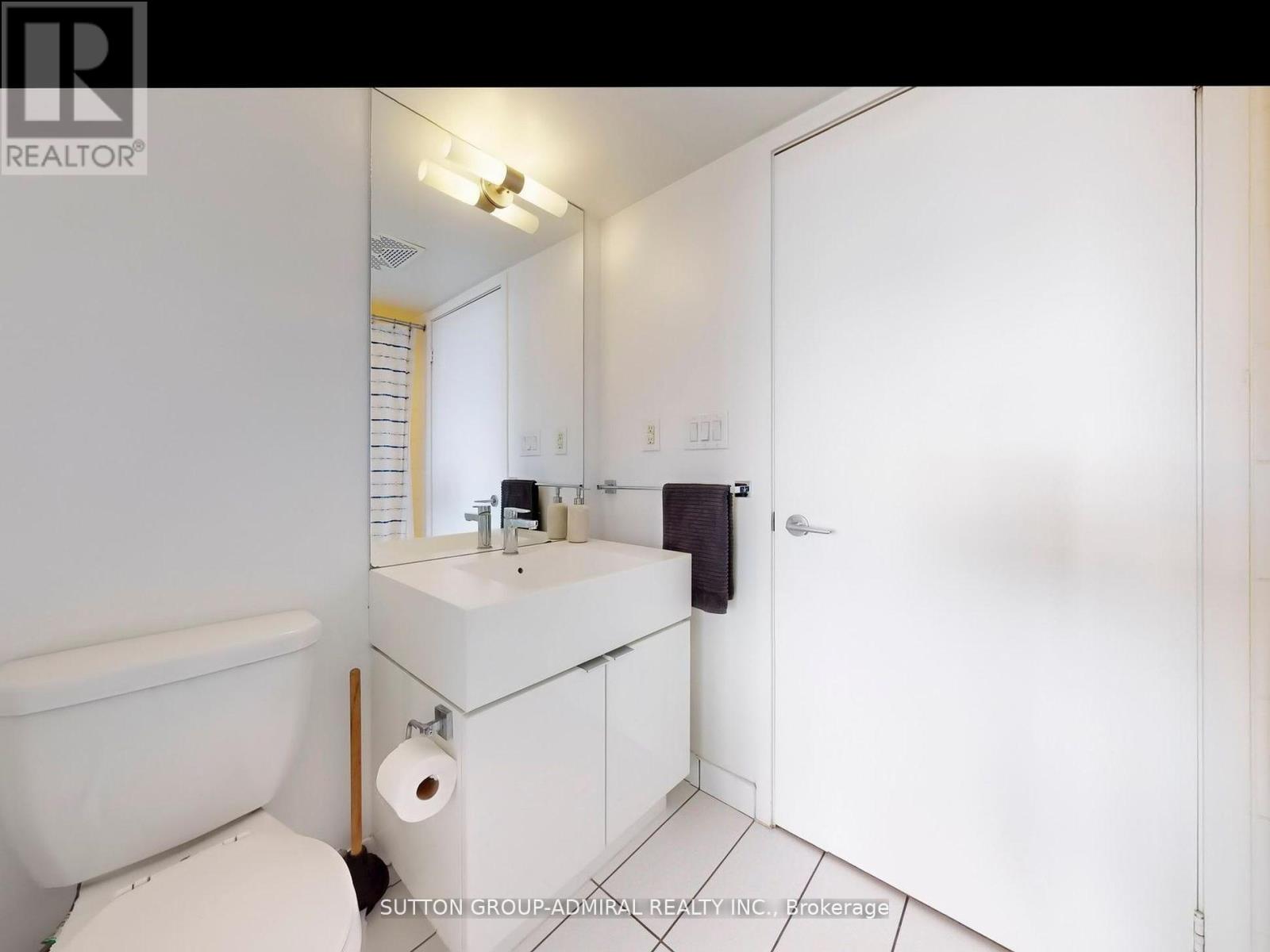 1710 - 21 Iceboat Terrace, Toronto, Ontario  M5V 4A5 - Photo 21 - C12478387