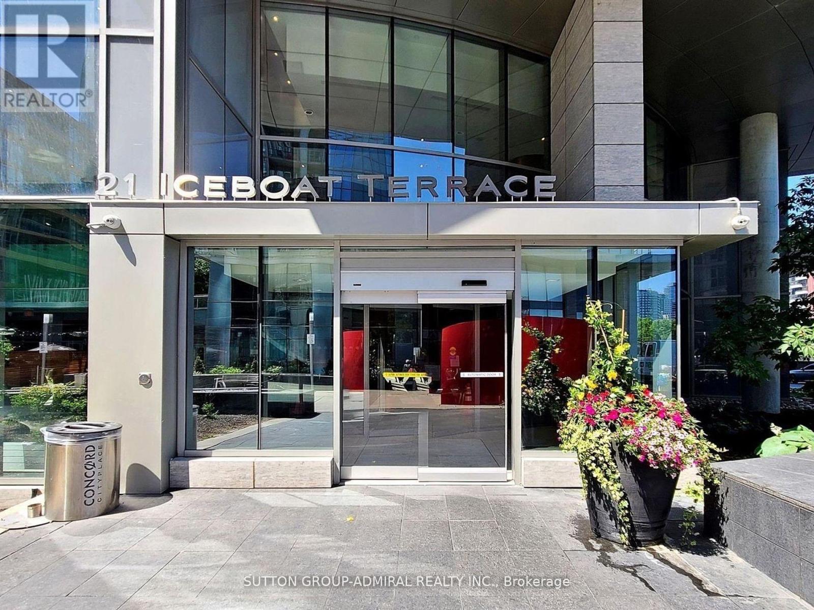 1710 - 21 Iceboat Terrace, Toronto, Ontario  M5V 4A5 - Photo 3 - C12478387