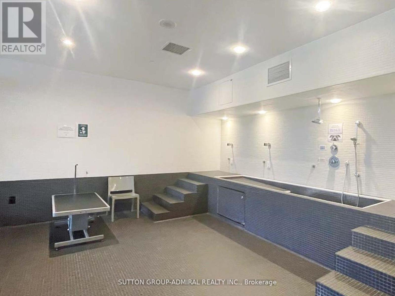 1710 - 21 Iceboat Terrace, Toronto, Ontario  M5V 4A5 - Photo 37 - C12478387
