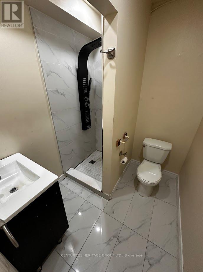 6303 Yonge Street, Toronto, Ontario  M2M 3X7 - Photo 15 - C12478389