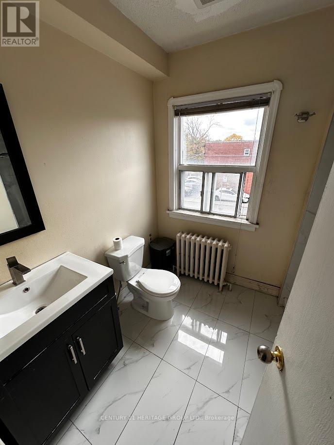6303 Yonge Street, Toronto, Ontario  M2M 3X7 - Photo 16 - C12478389