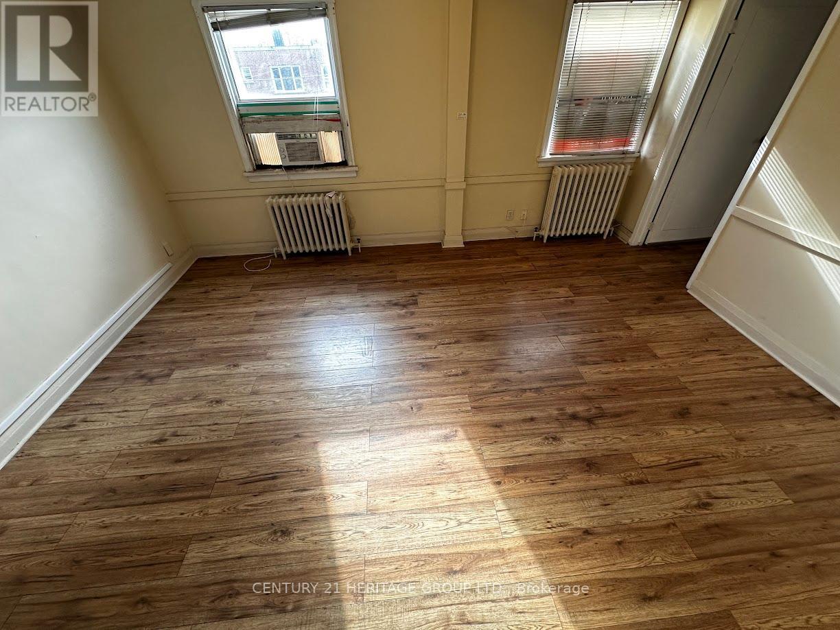 6303 Yonge Street, Toronto, Ontario  M2M 3X7 - Photo 5 - C12478389
