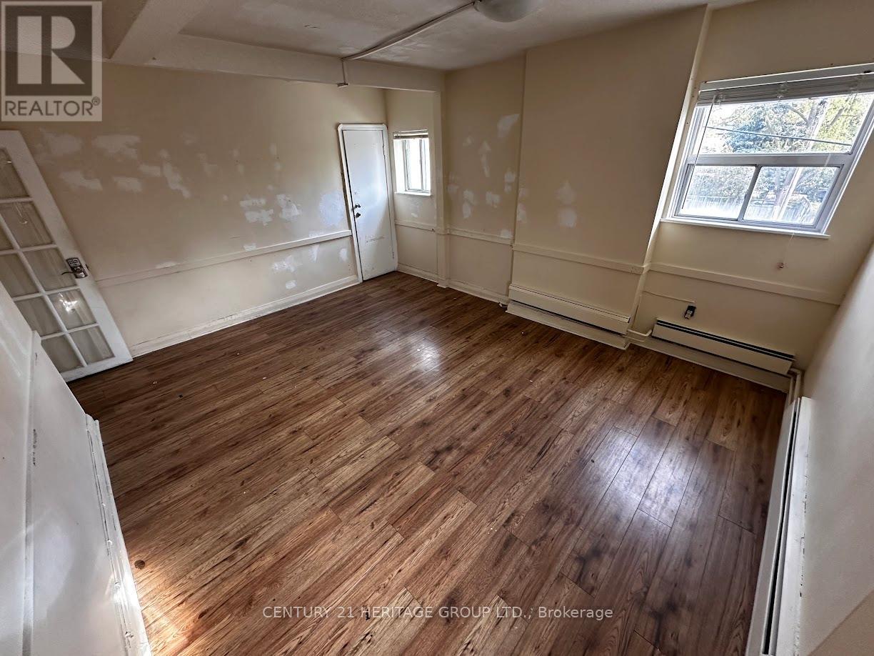 6303 Yonge Street, Toronto, Ontario  M2M 3X7 - Photo 8 - C12478389