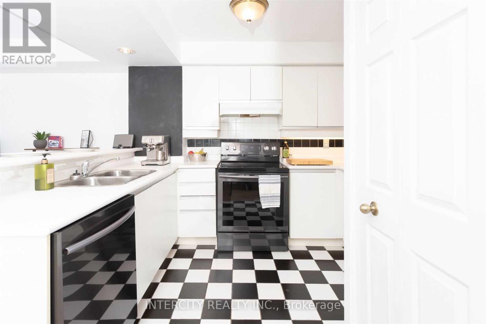 910 - 801 King Street W, Toronto, Ontario  M5V 3C9 - Photo 3 - C12478429