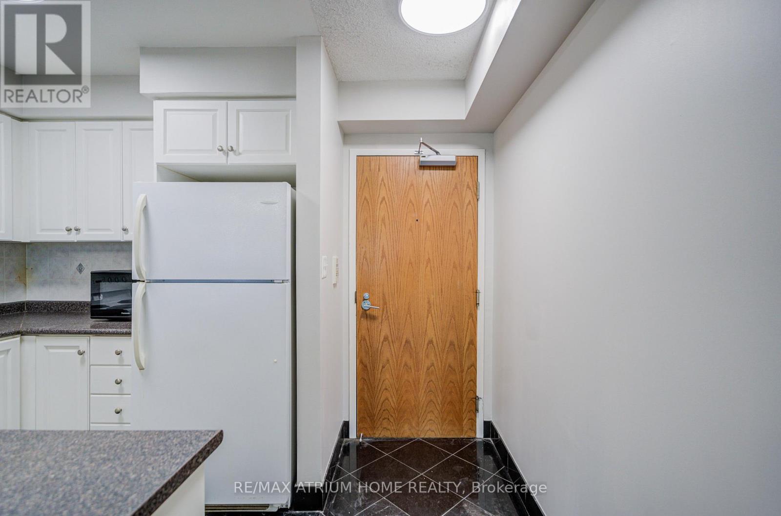 2315 - 7 Lorraine Drive, Toronto, Ontario  M2N 7H2 - Photo 5 - C12478442