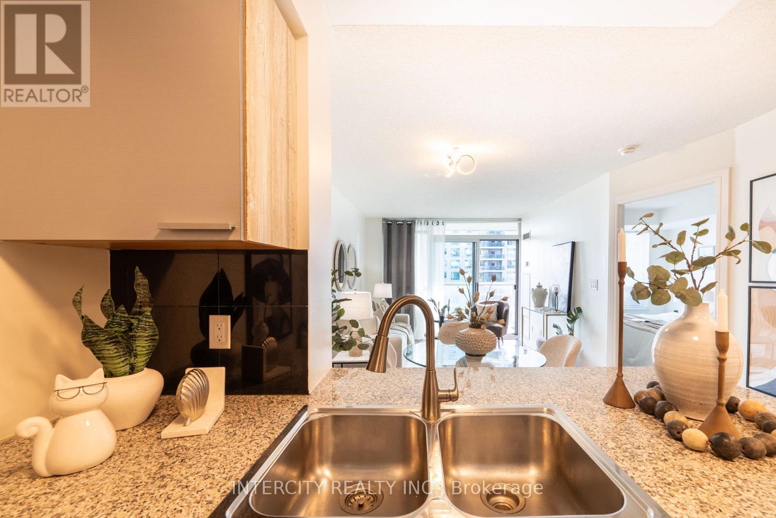 1706 - 16 Harrison Garden Boulevard, Toronto, Ontario  M2N 7J6 - Photo 12 - C12478449