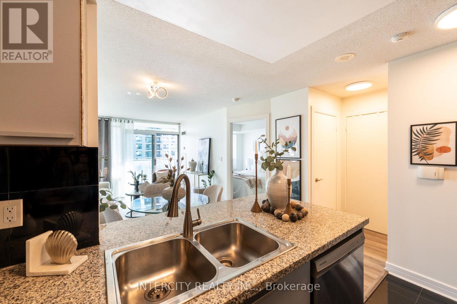 1706 - 16 Harrison Garden Boulevard, Toronto, Ontario  M2N 7J6 - Photo 13 - C12478449