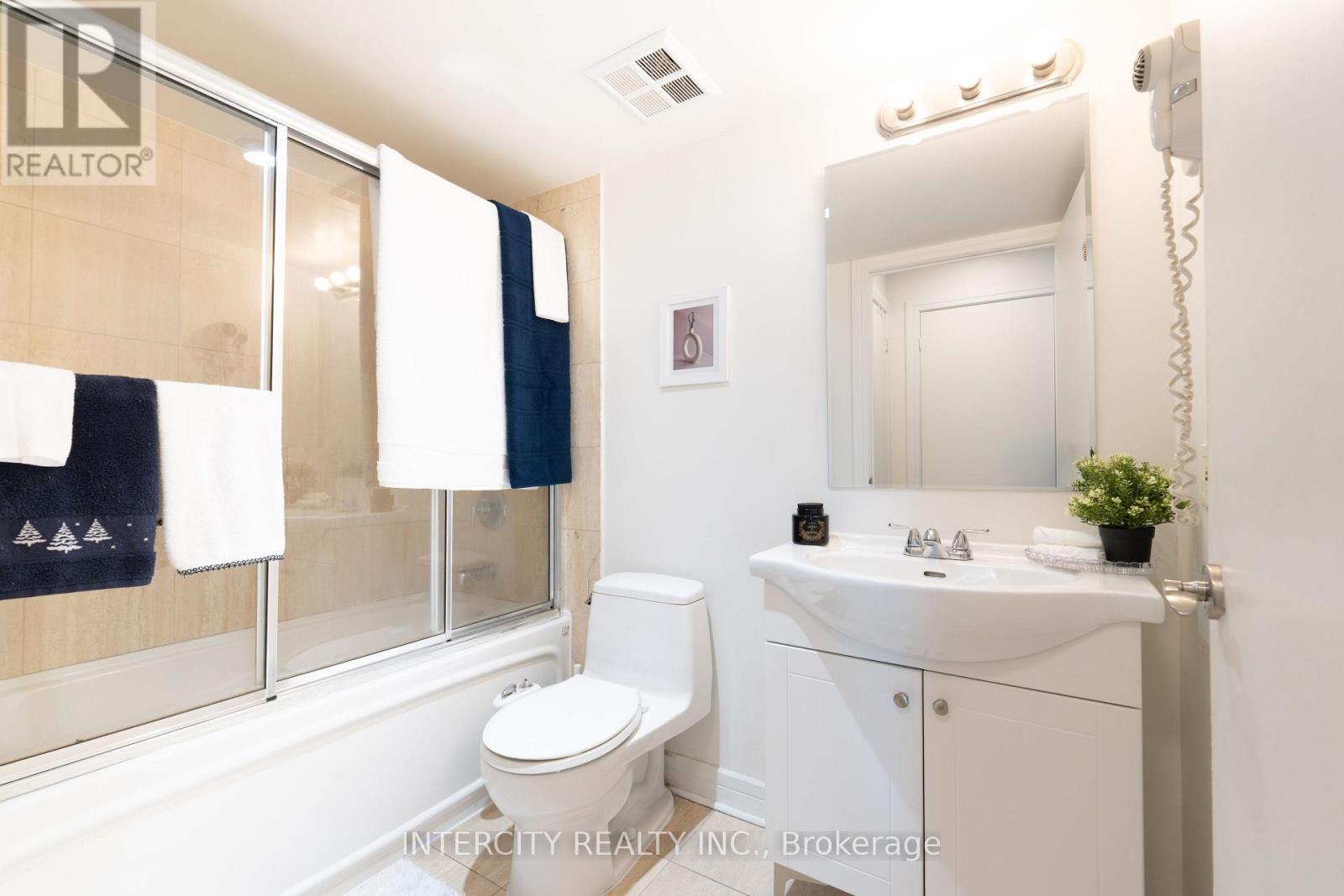 1706 - 16 Harrison Garden Boulevard, Toronto, Ontario  M2N 7J6 - Photo 23 - C12478449