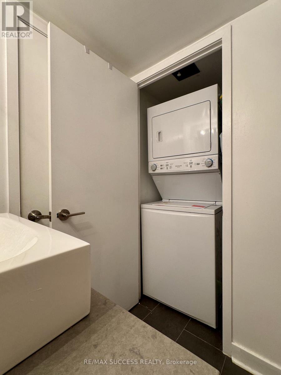 1605 - 1171 Queen Street W, Toronto, Ontario  M6J 0A5 - Photo 18 - C12478493