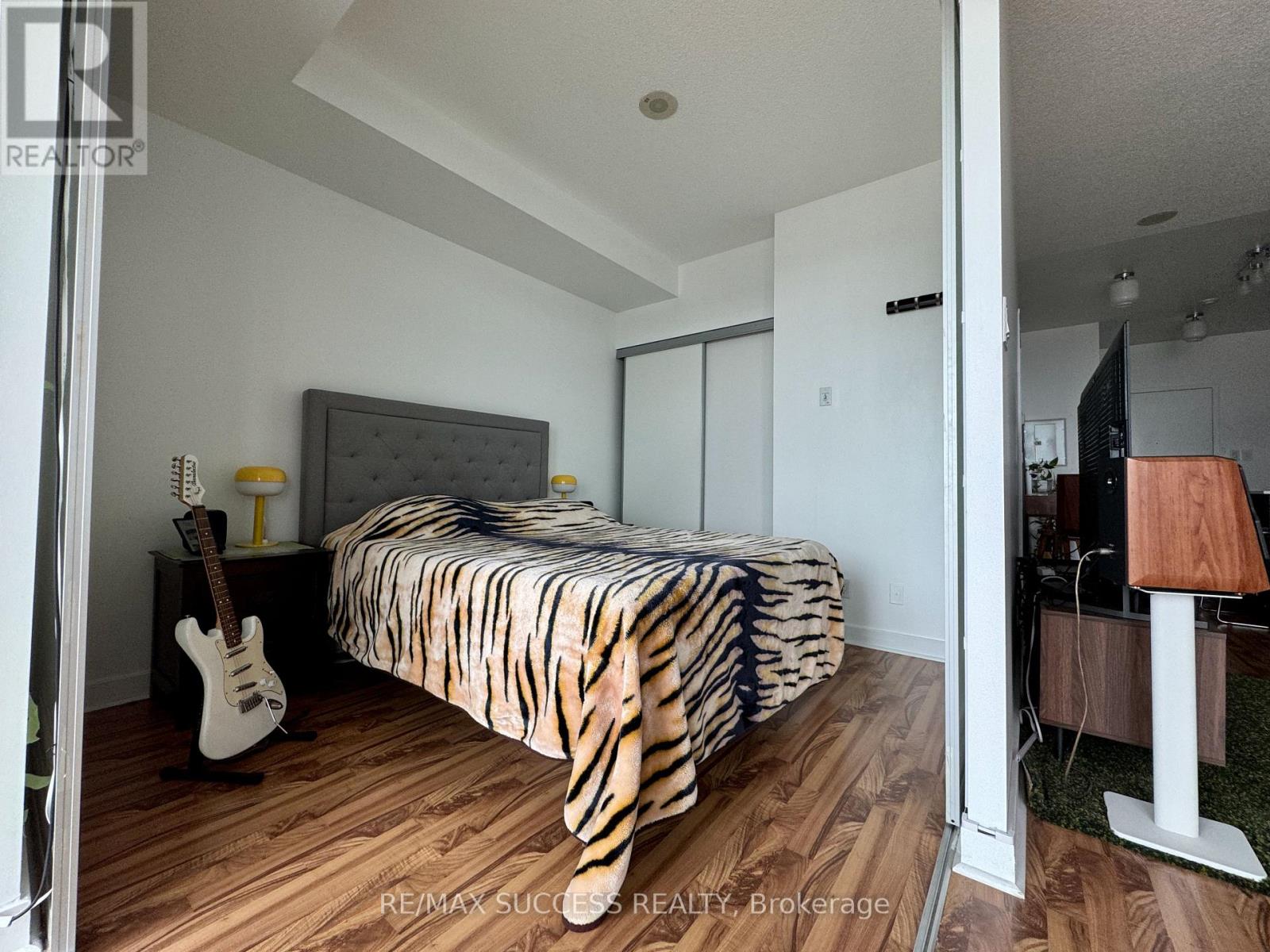 1605 - 1171 Queen Street W, Toronto, Ontario  M6J 0A5 - Photo 8 - C12478493