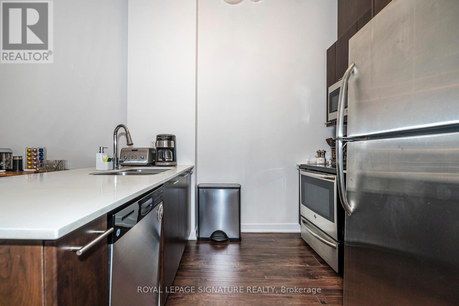 Th05 - 20 Bruyeres Mews, Toronto, Ontario  M5V 0G8 - Photo 10 - C12478498