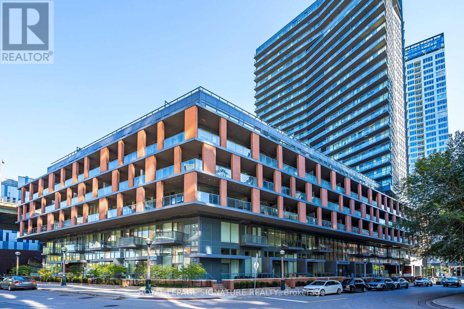 Th05 - 20 Bruyeres Mews, Toronto, Ontario  M5V 0G8 - Photo 2 - C12478498