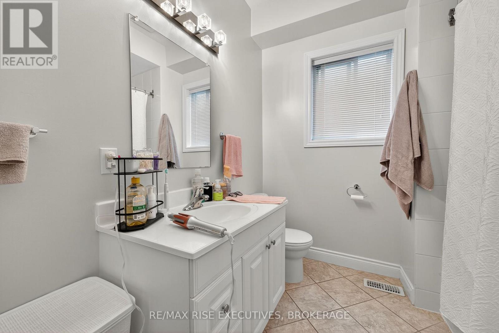 47 Livingston Street, Kingston, Ontario  K7L 4L1 - Photo 11 - X12478573