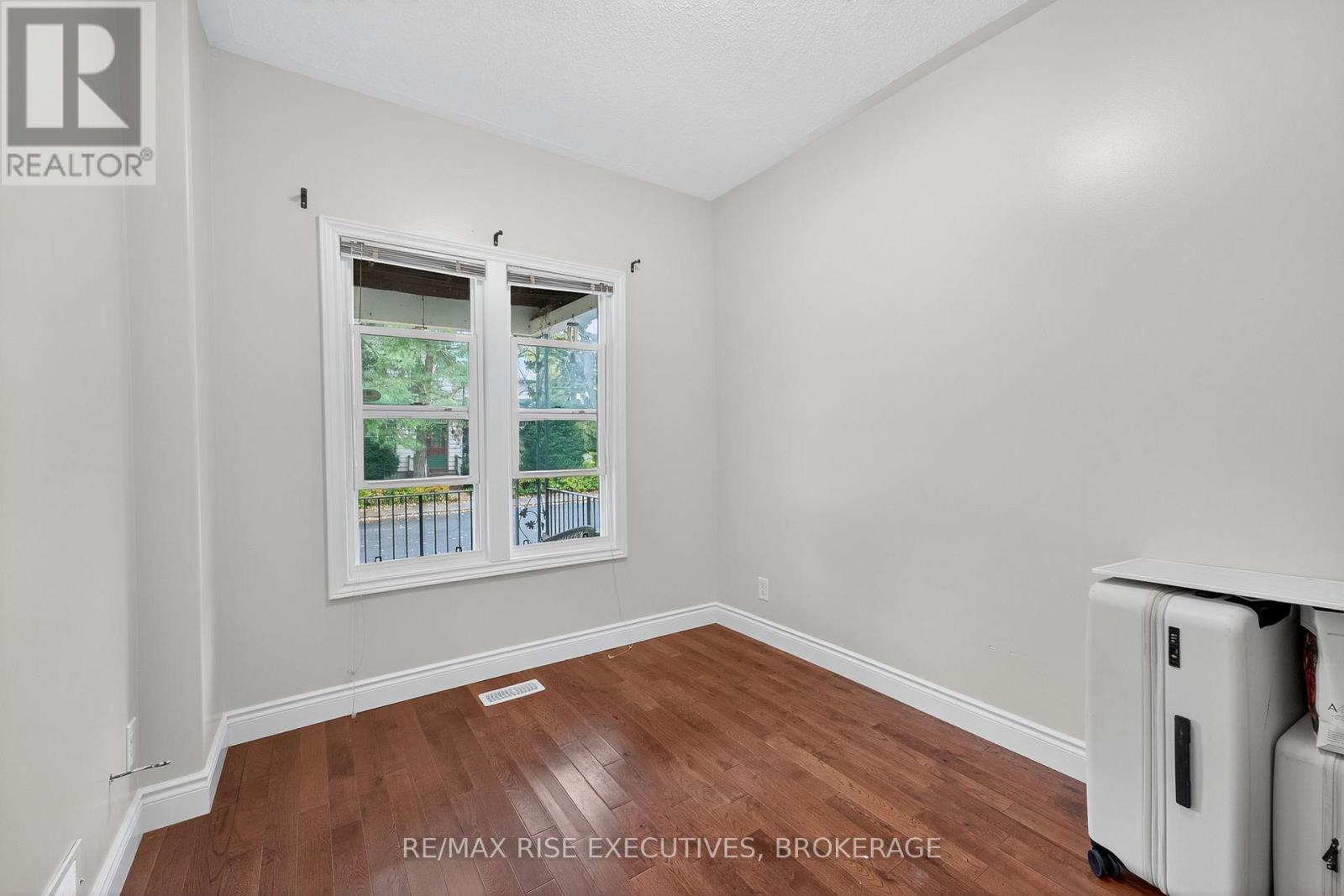 47 Livingston Street, Kingston, Ontario  K7L 4L1 - Photo 7 - X12478573
