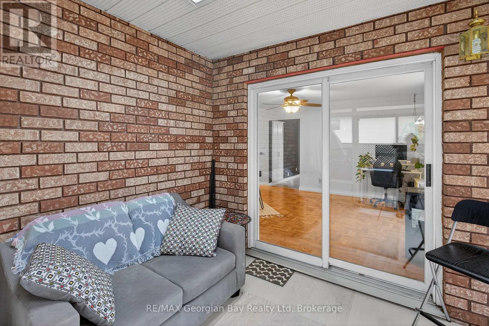 93 Edward Street, Penetanguishene, Ontario  L9M 1J3 - Photo 19 - S12478526