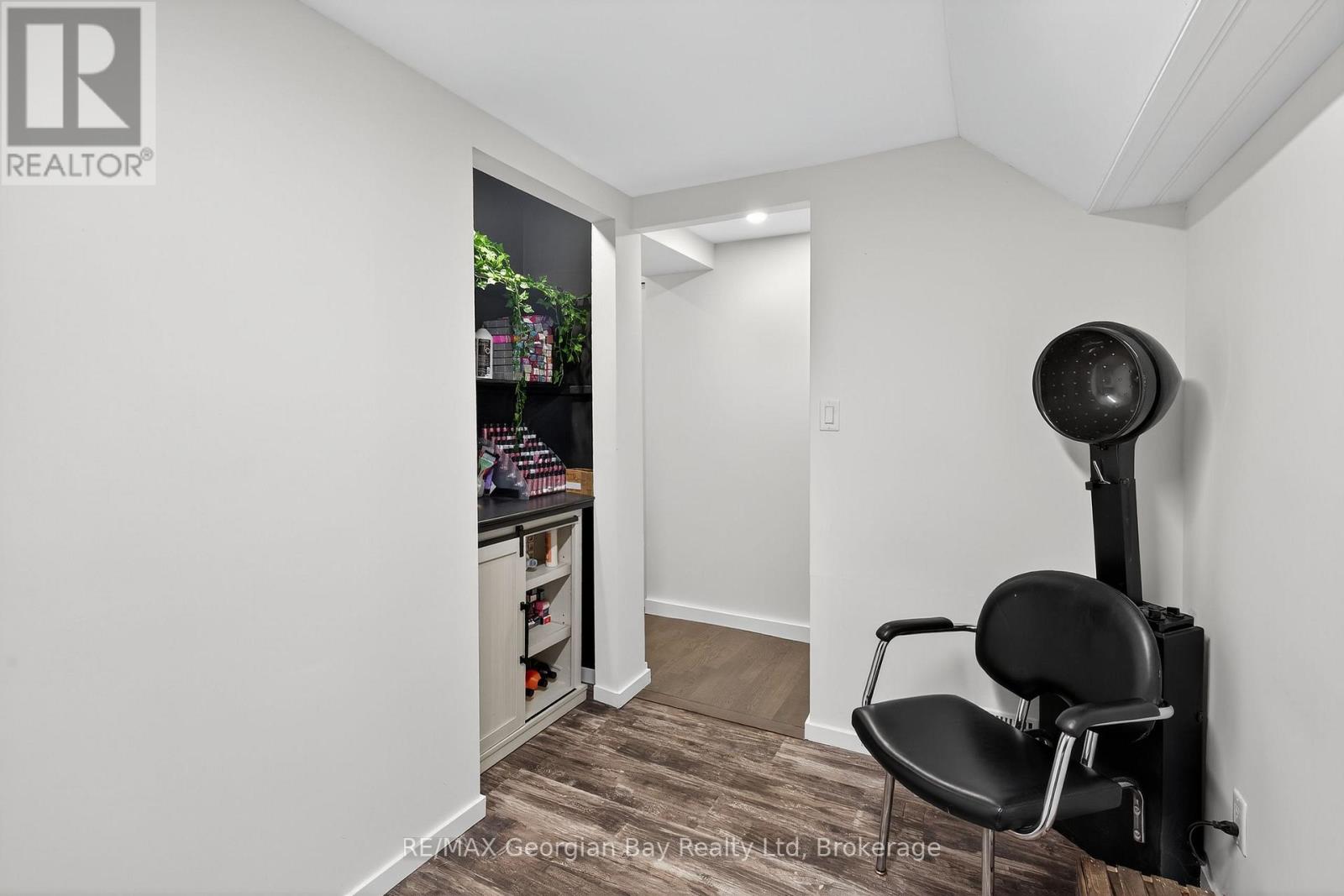 93 Edward Street, Penetanguishene, Ontario  L9M 1J3 - Photo 35 - S12478526