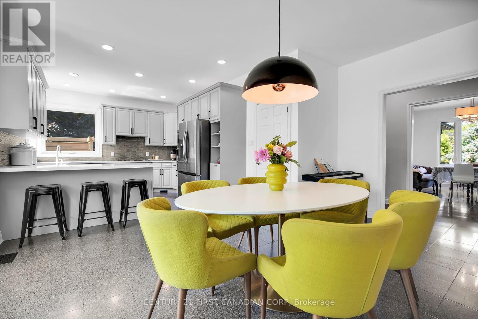 768 Franklinway Crescent, London North, Ontario  N6G 5C8 - Photo 9 - X12478527