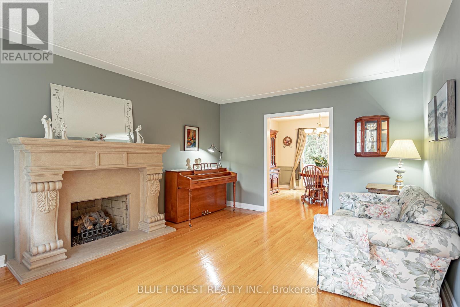 836 Westbury Crescent, London South, Ontario  N6J 3C9 - Photo 4 - X12478587