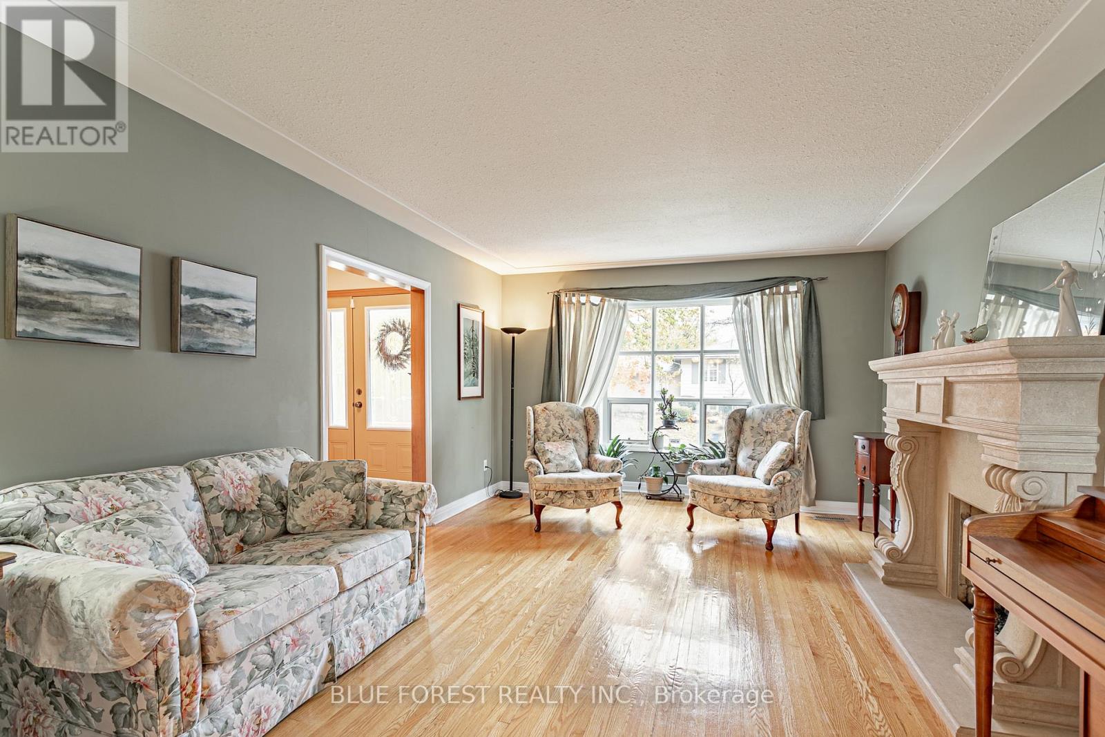 836 Westbury Crescent, London South, Ontario  N6J 3C9 - Photo 5 - X12478587