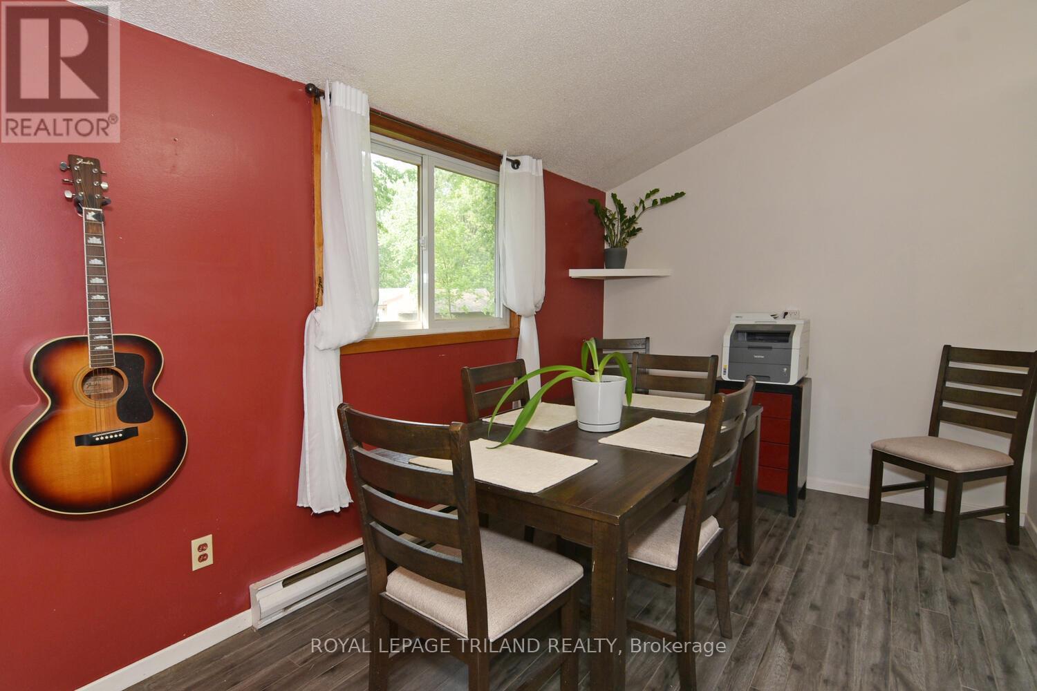 9898 Phoebe Lane, Lambton Shores, Ontario  N0N 1J1 - Photo 15 - X12478612