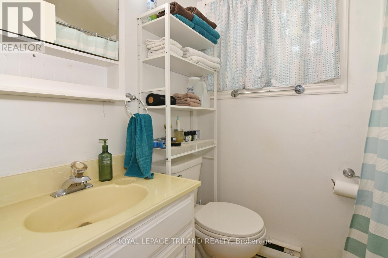 9898 Phoebe Lane, Lambton Shores, Ontario  N0N 1J1 - Photo 19 - X12478612