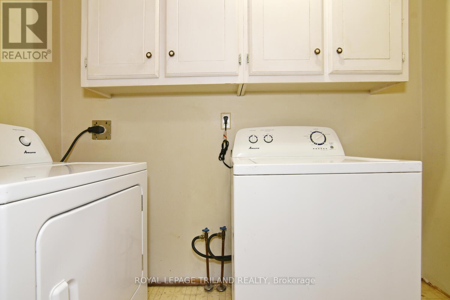 9898 Phoebe Lane, Lambton Shores, Ontario  N0N 1J1 - Photo 23 - X12478612