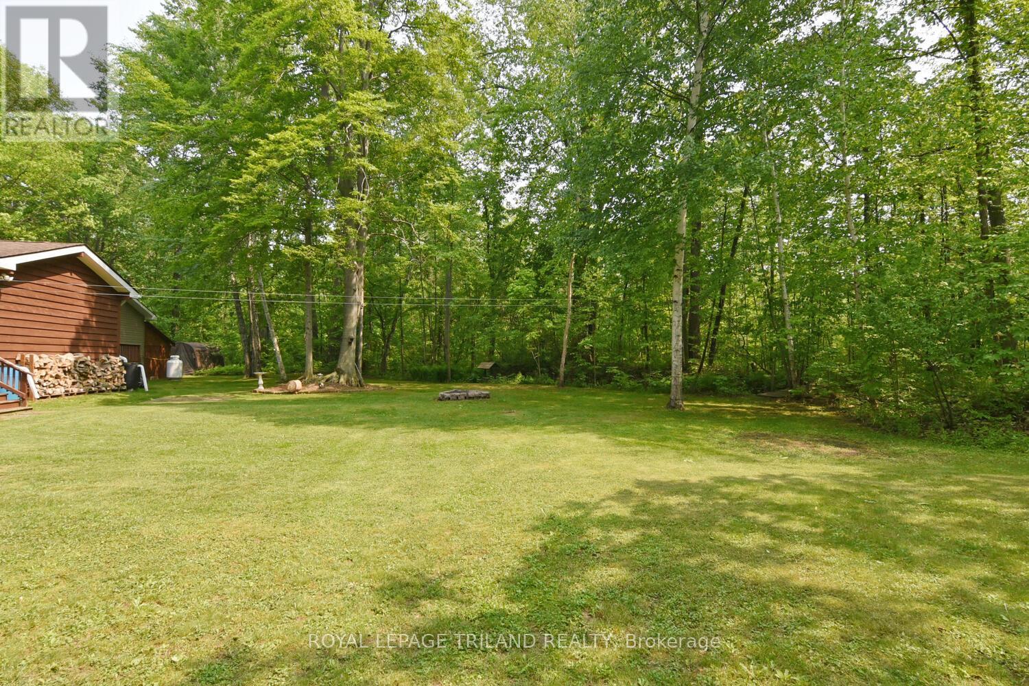 9898 Phoebe Lane, Lambton Shores, Ontario  N0N 1J1 - Photo 28 - X12478612