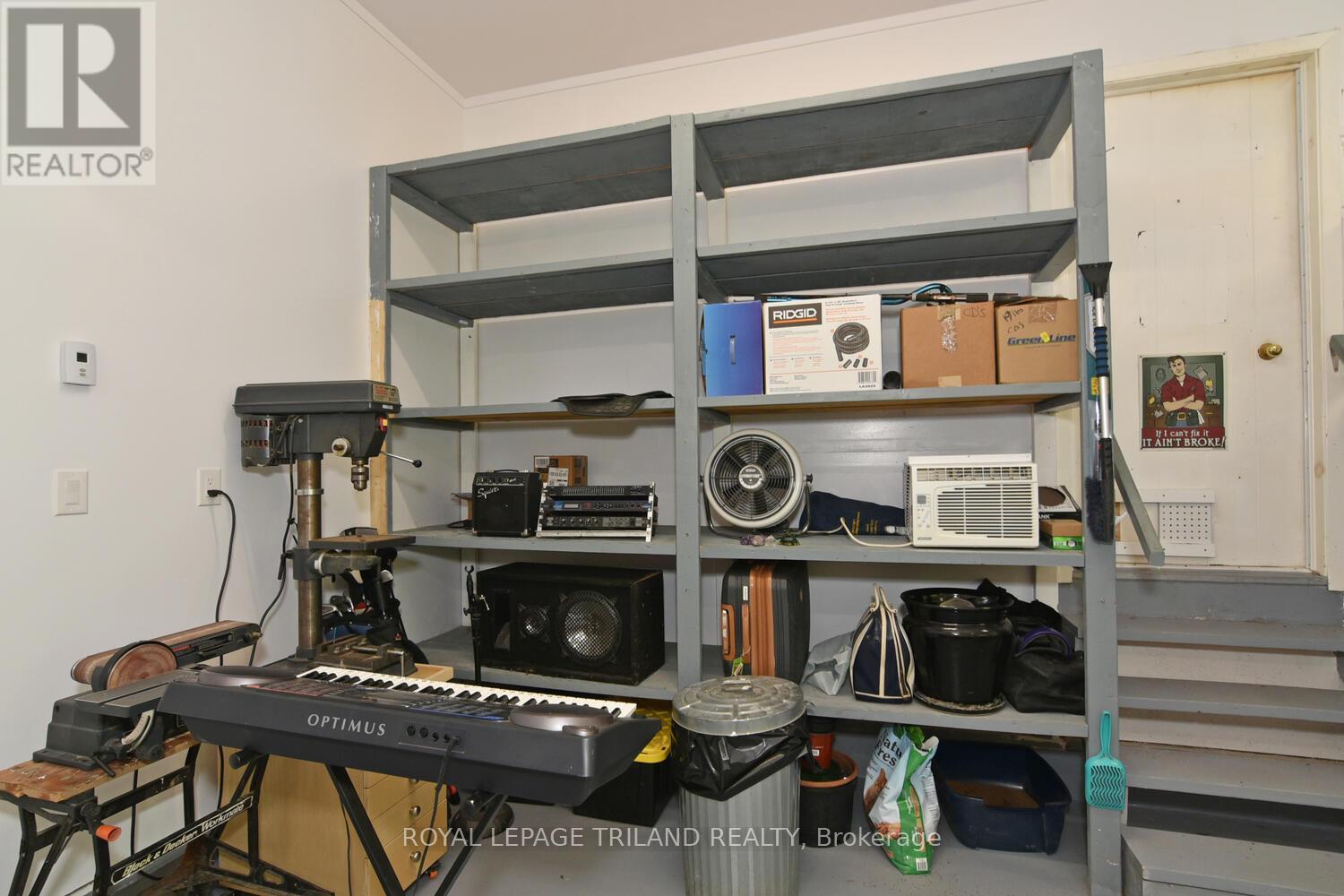 9898 Phoebe Lane, Lambton Shores, Ontario  N0N 1J1 - Photo 44 - X12478612