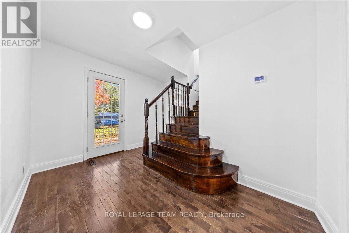 5410 Old Richmond Road, Ottawa, Ontario  K2R 1G7 - Photo 12 - X12478530