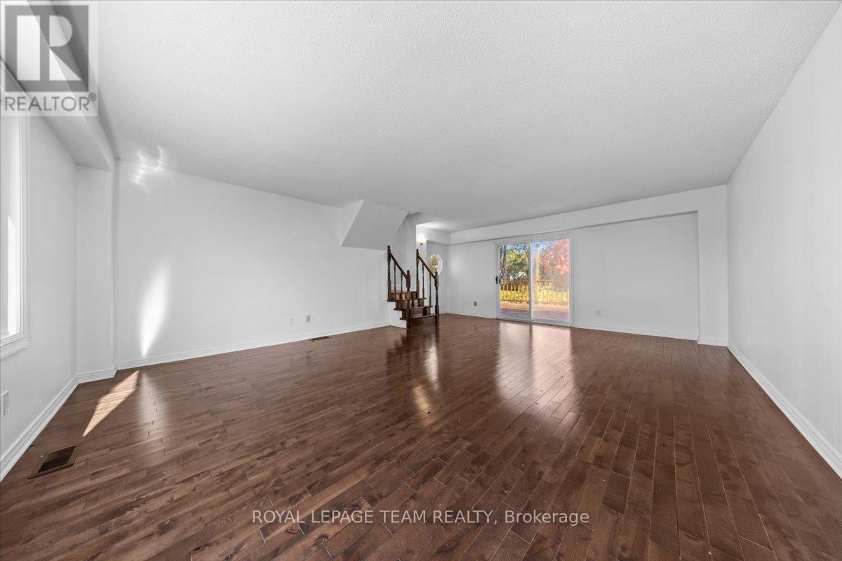 5410 Old Richmond Road, Ottawa, Ontario  K2R 1G7 - Photo 14 - X12478530