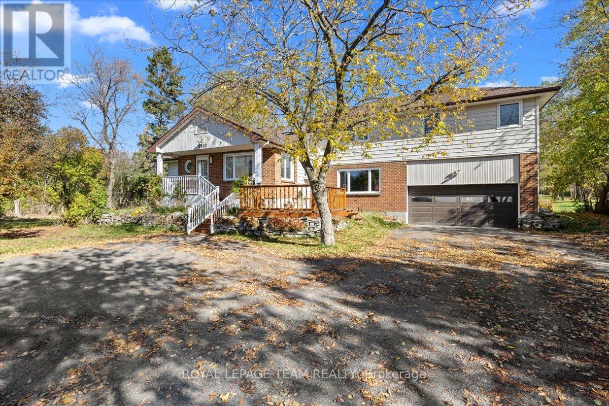 5410 Old Richmond Road, Ottawa, Ontario  K2R 1G7 - Photo 2 - X12478530