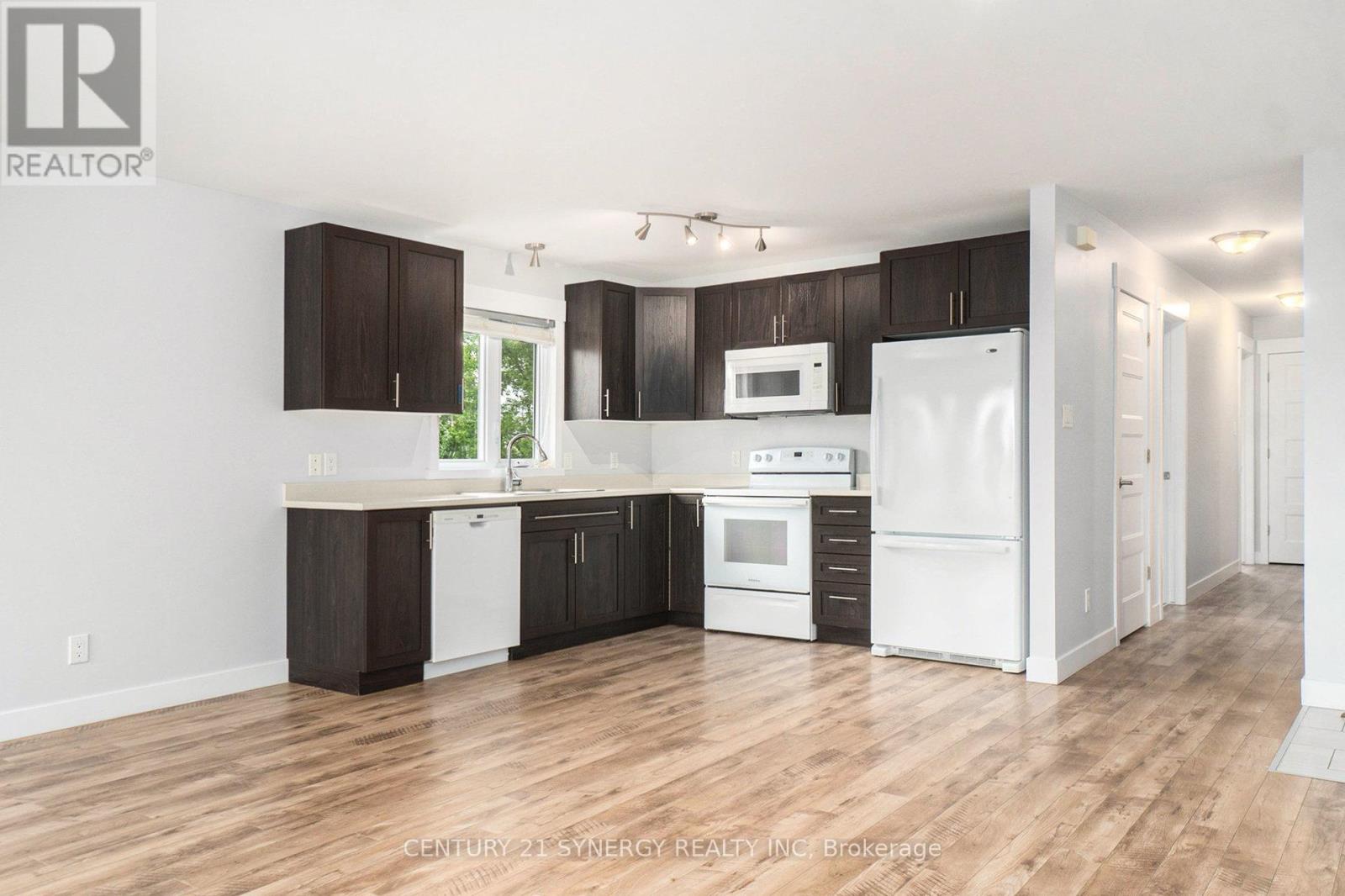 2 - 100 Laurier Street, Casselman, Ontario  K0A 1M0 - Photo 5 - X12478611