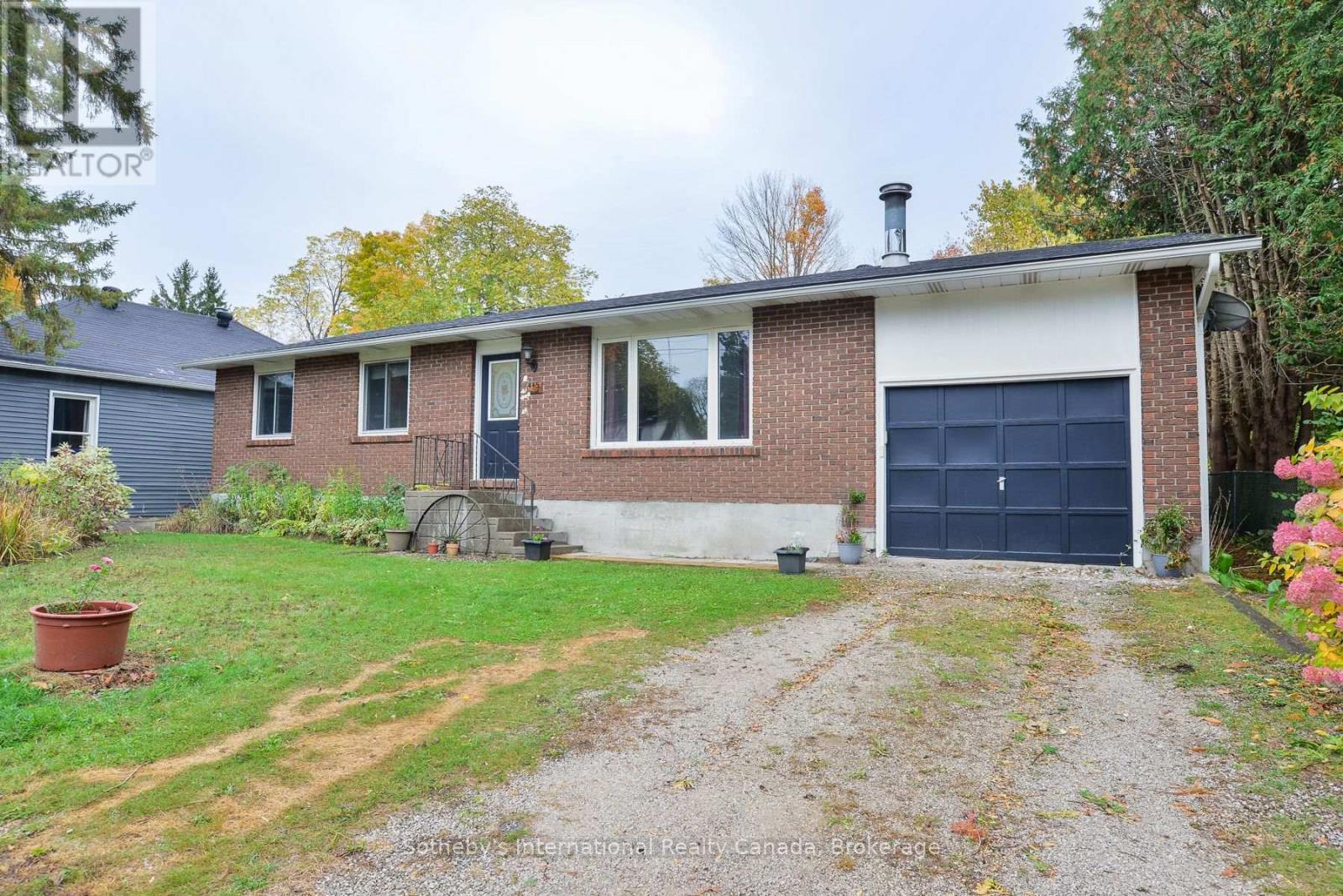 445 FARQUHAR STREET, Gravenhurst, Ontario