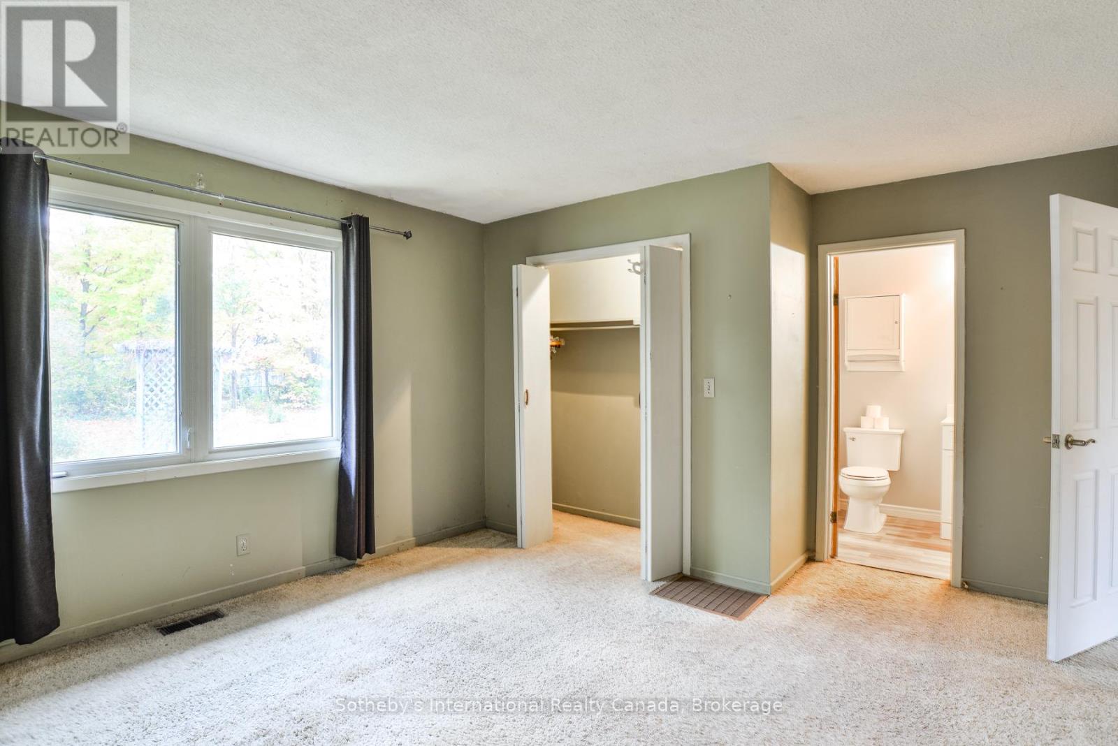 445 Farquhar Street, Gravenhurst, Ontario  P1P 1E4 - Photo 11 - X12478547