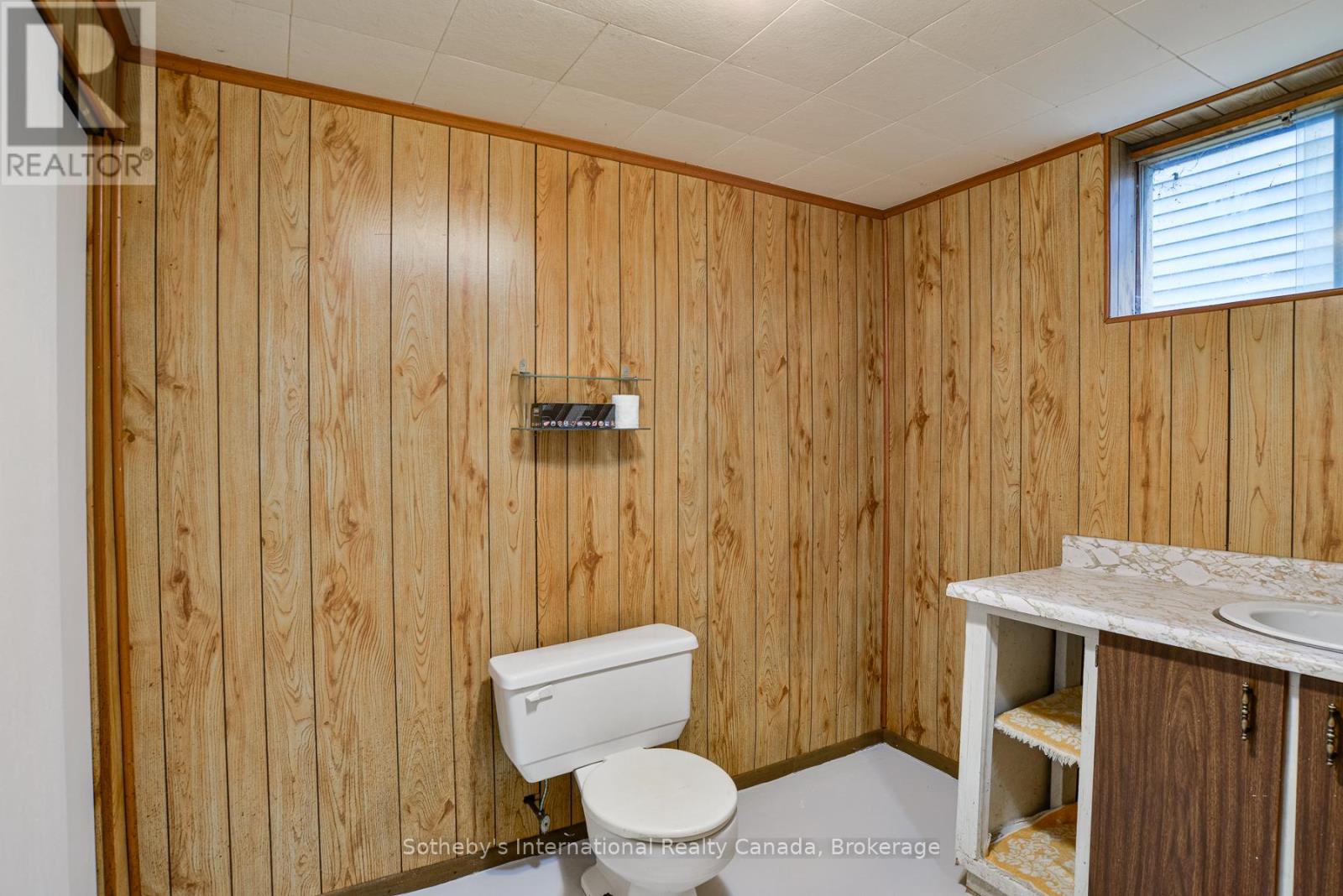 445 Farquhar Street, Gravenhurst, Ontario  P1P 1E4 - Photo 19 - X12478547