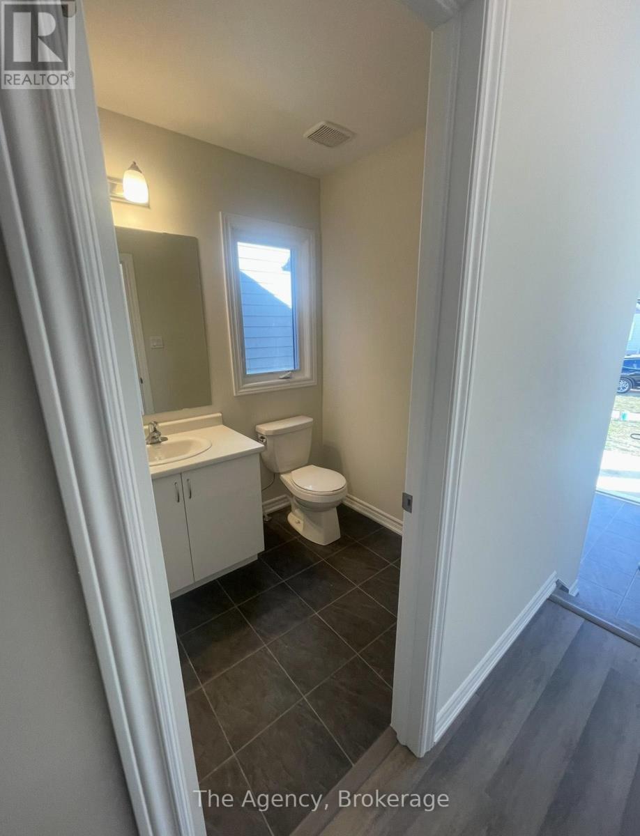 125 Beechwood Forest Lane, Gravenhurst, Ontario  P1P 0H8 - Photo 8 - X12478608