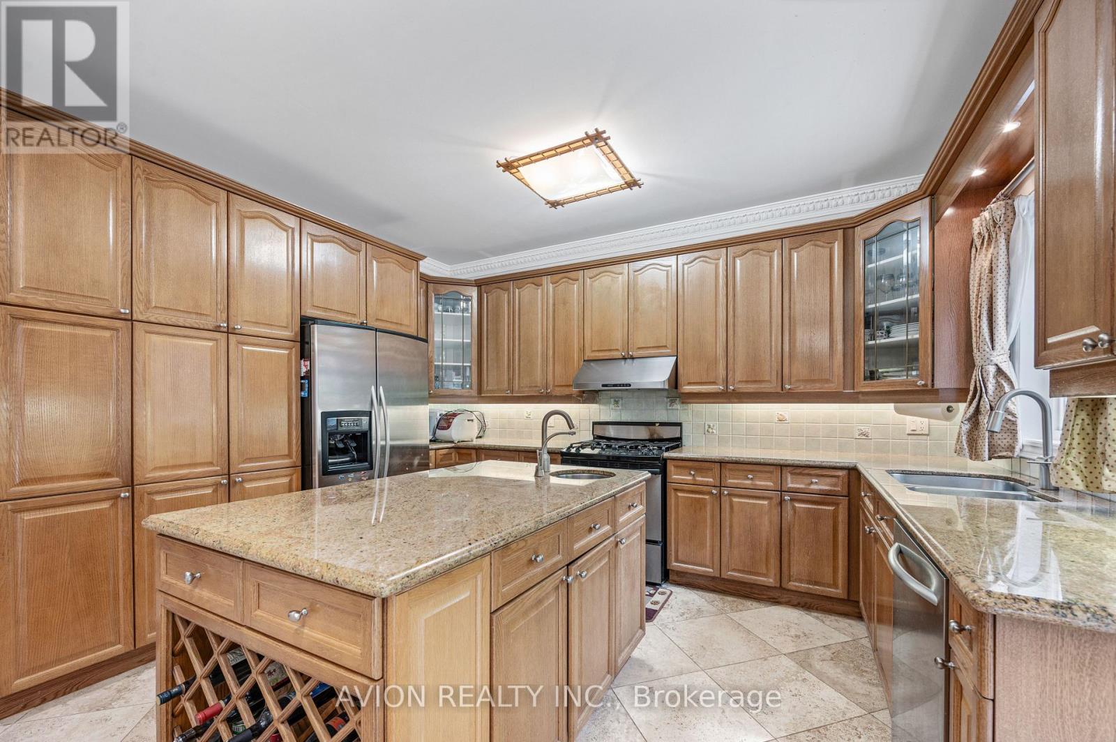 55 Frybrook Crescent, Richmond Hill, Ontario  L4B 4B9 - Photo 17 - N12478380