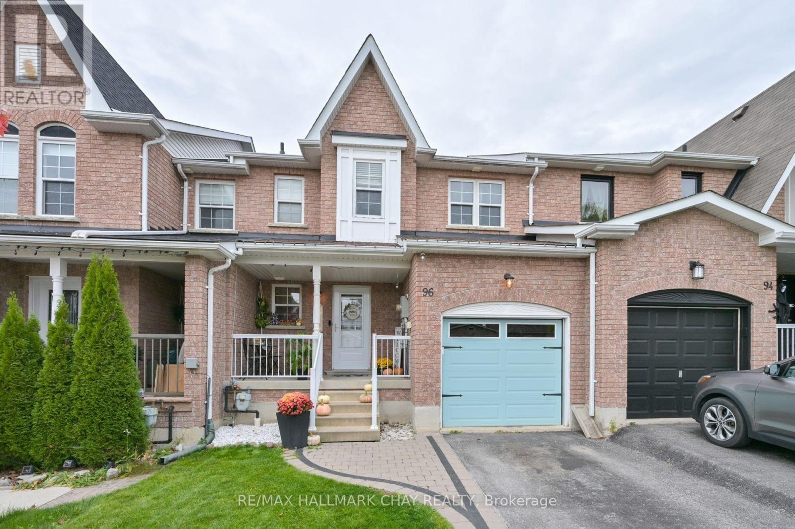 96 Buchanan Drive, New Tecumseth, Ontario  L9R 0A3 - Photo 3 - N12478386