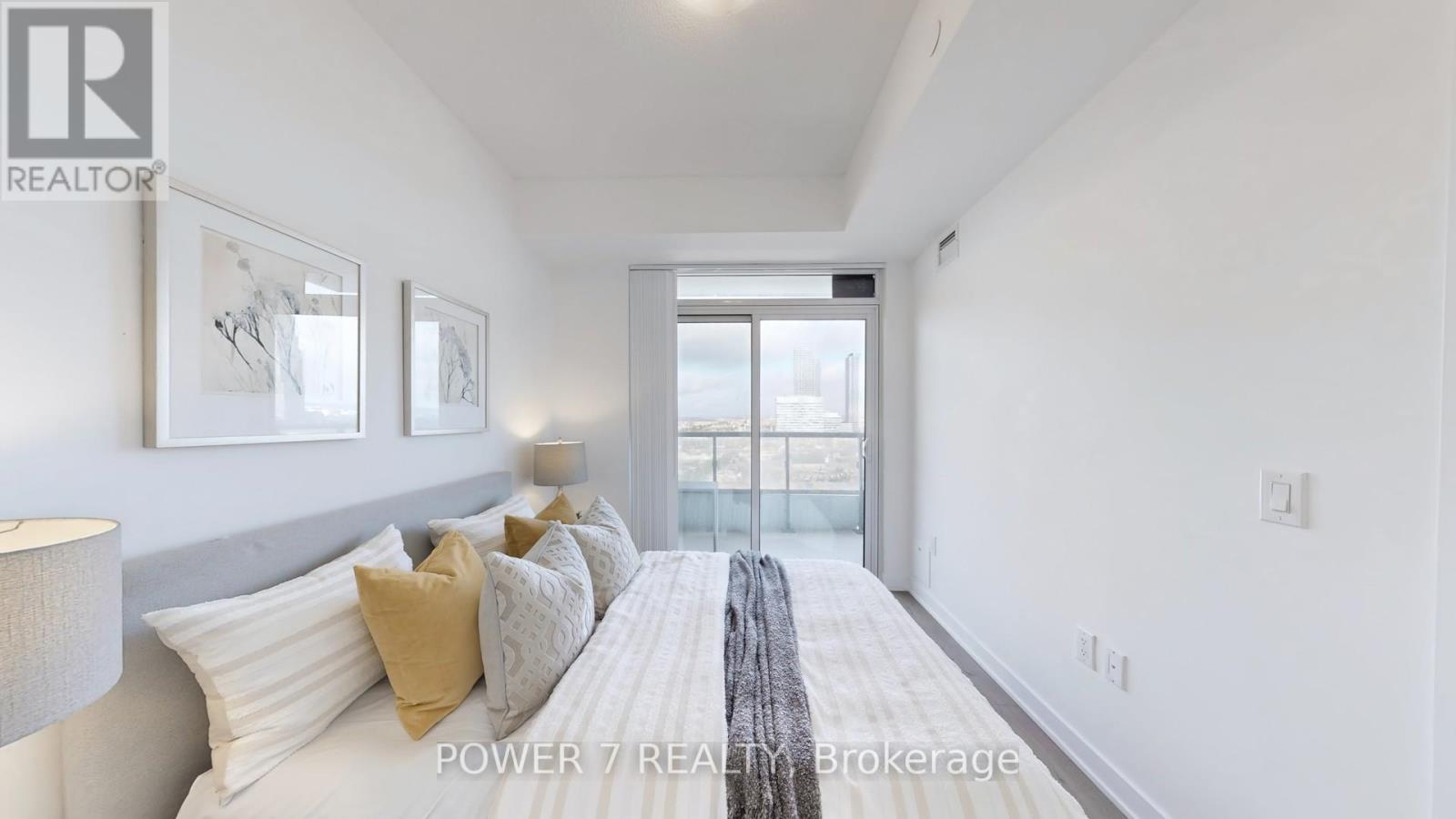 1516 - 10 Honeycrisp Crescent, Vaughan, Ontario  L4K 0M7 - Photo 11 - N12478399