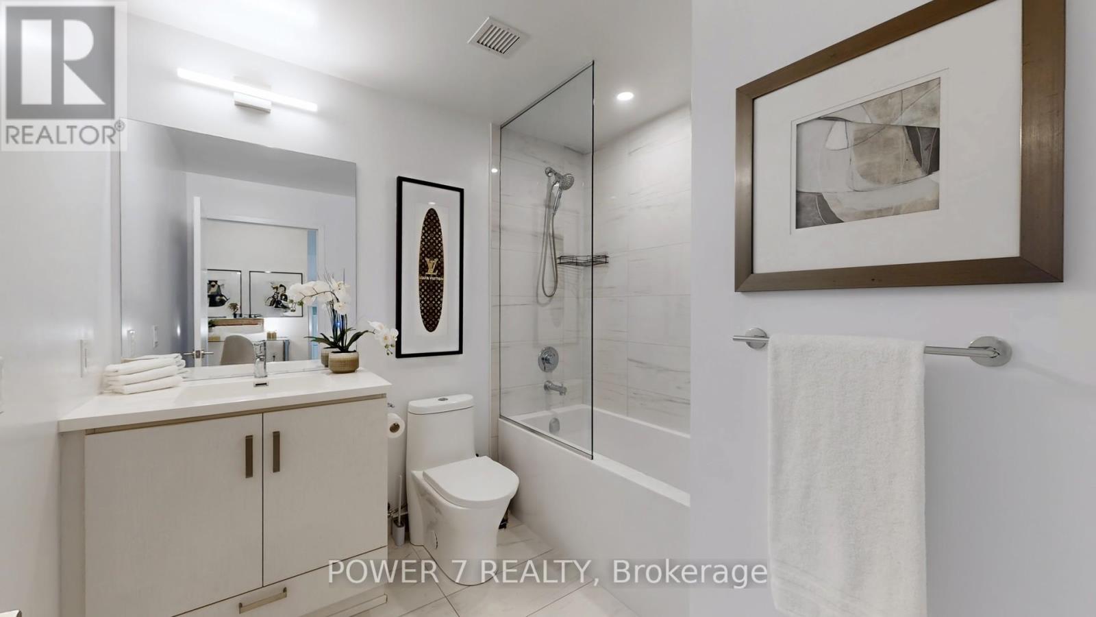 1516 - 10 Honeycrisp Crescent, Vaughan, Ontario  L4K 0M7 - Photo 12 - N12478399