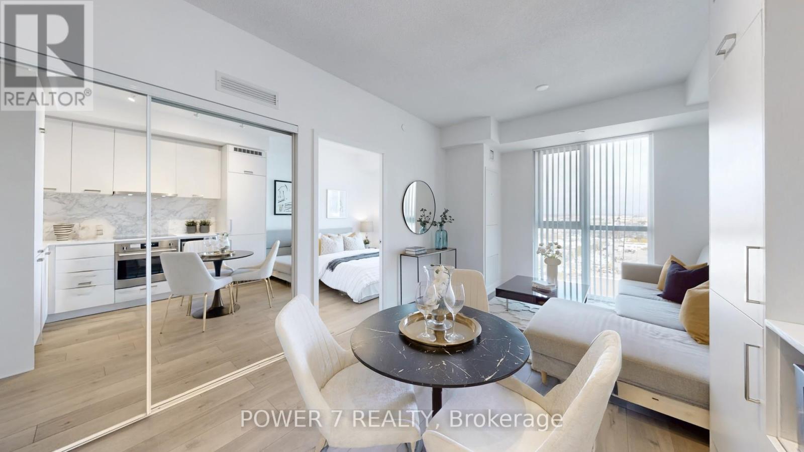 1516 - 10 Honeycrisp Crescent, Vaughan, Ontario  L4K 0M7 - Photo 3 - N12478399