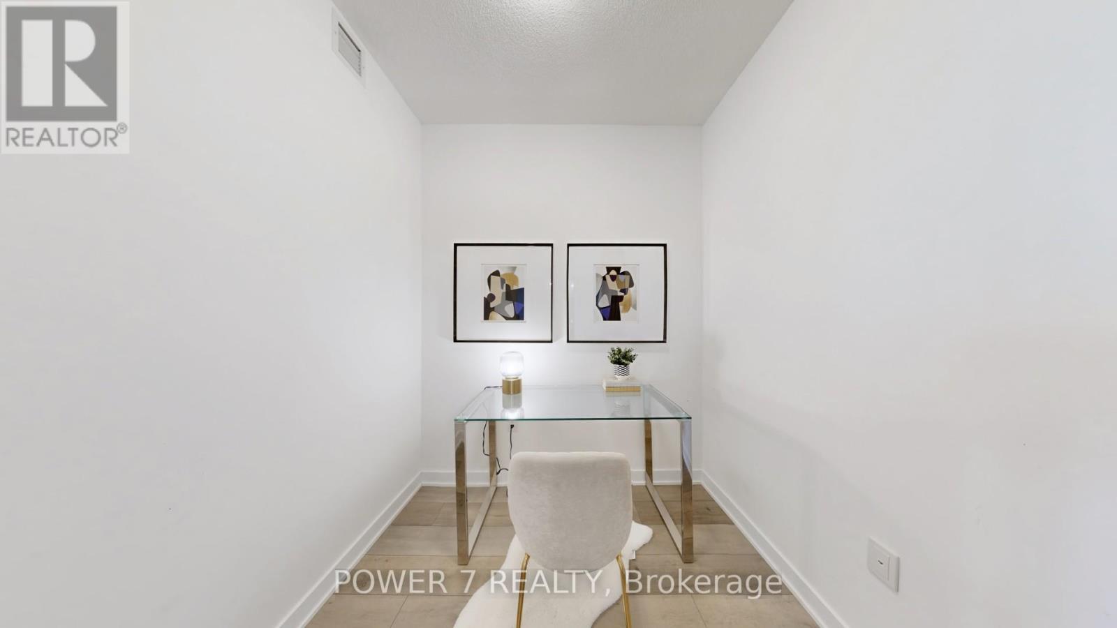 1516 - 10 Honeycrisp Crescent, Vaughan, Ontario  L4K 0M7 - Photo 6 - N12478399