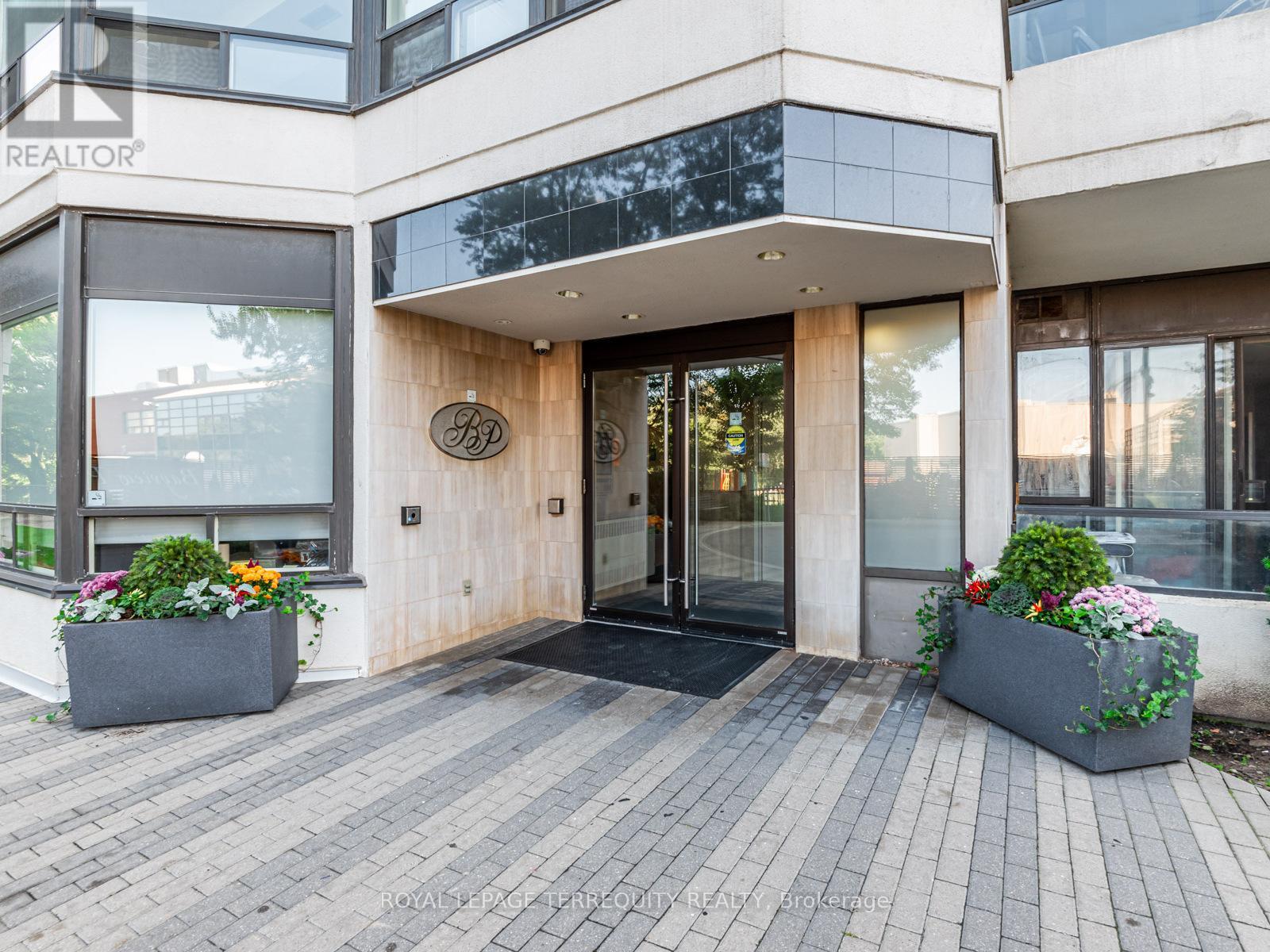 710 - 8501 Bayview Avenue, Richmond Hill, Ontario  L4B 3J7 - Photo 2 - N12478412