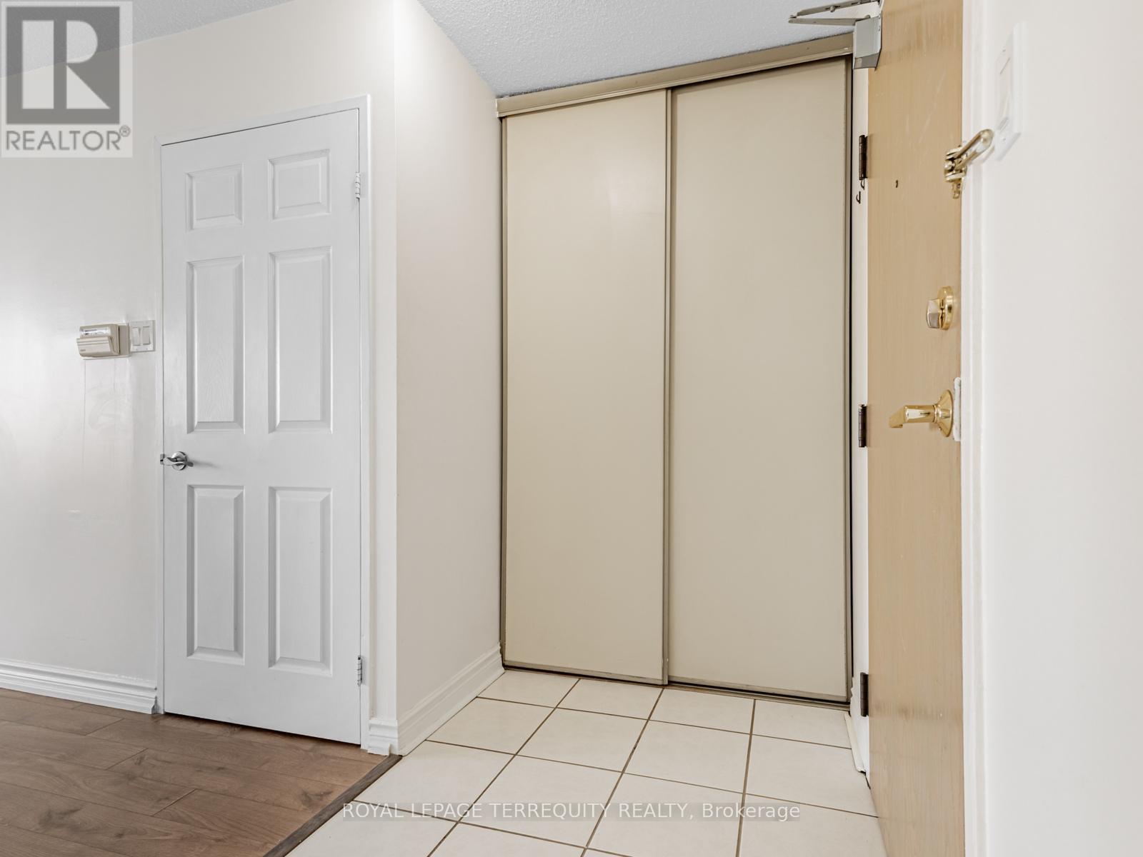 710 - 8501 Bayview Avenue, Richmond Hill, Ontario  L4B 3J7 - Photo 3 - N12478412