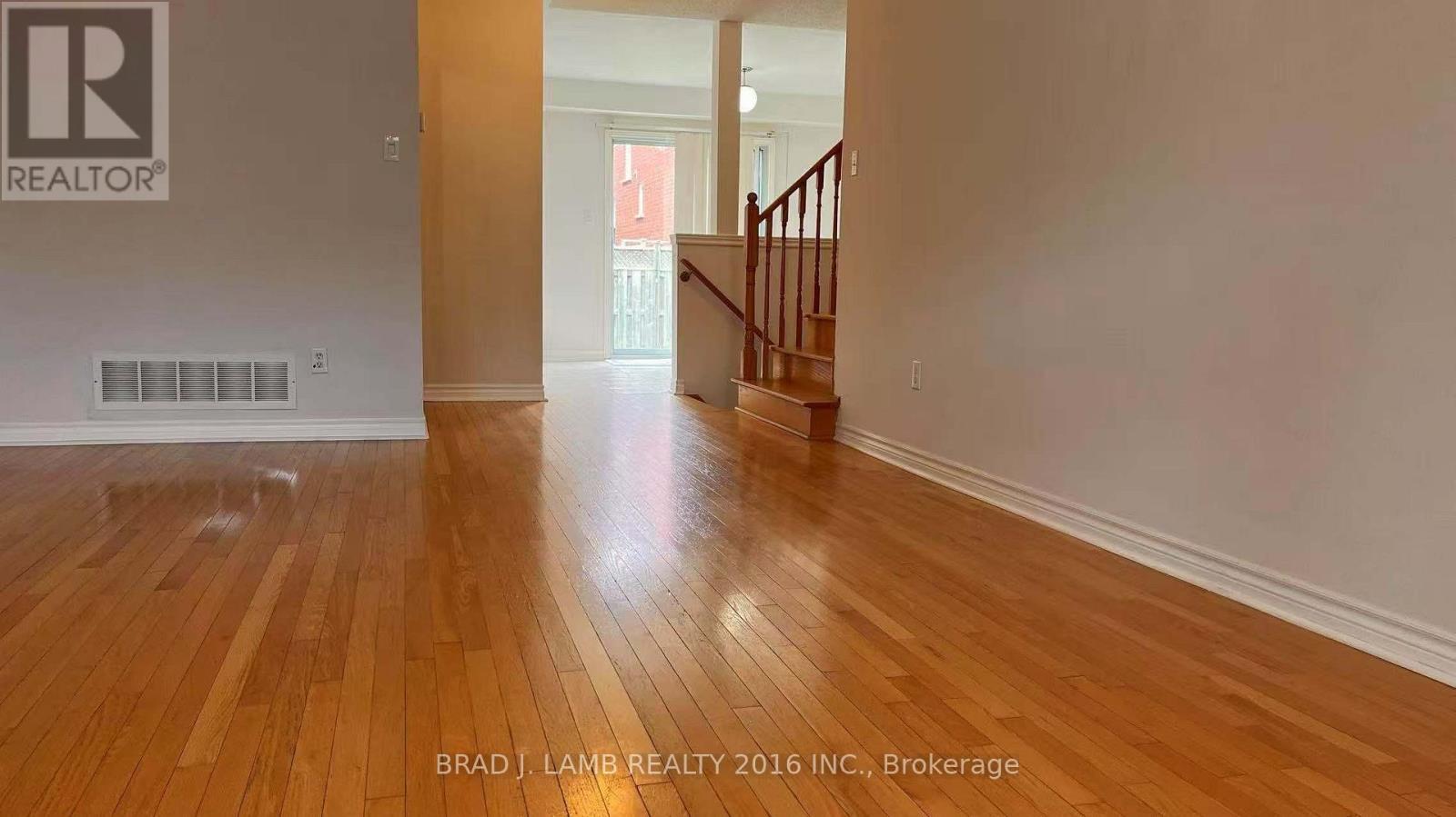 45 Waterton Crescent, Richmond Hill, Ontario  L4B 4L2 - Photo 3 - N12478416