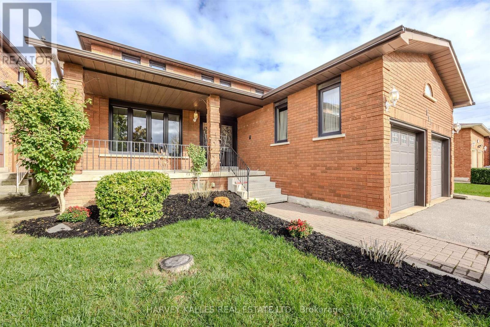113 Cabaletta Crescent, Vaughan, Ontario  L4L 6L1 - Photo 2 - N12478420