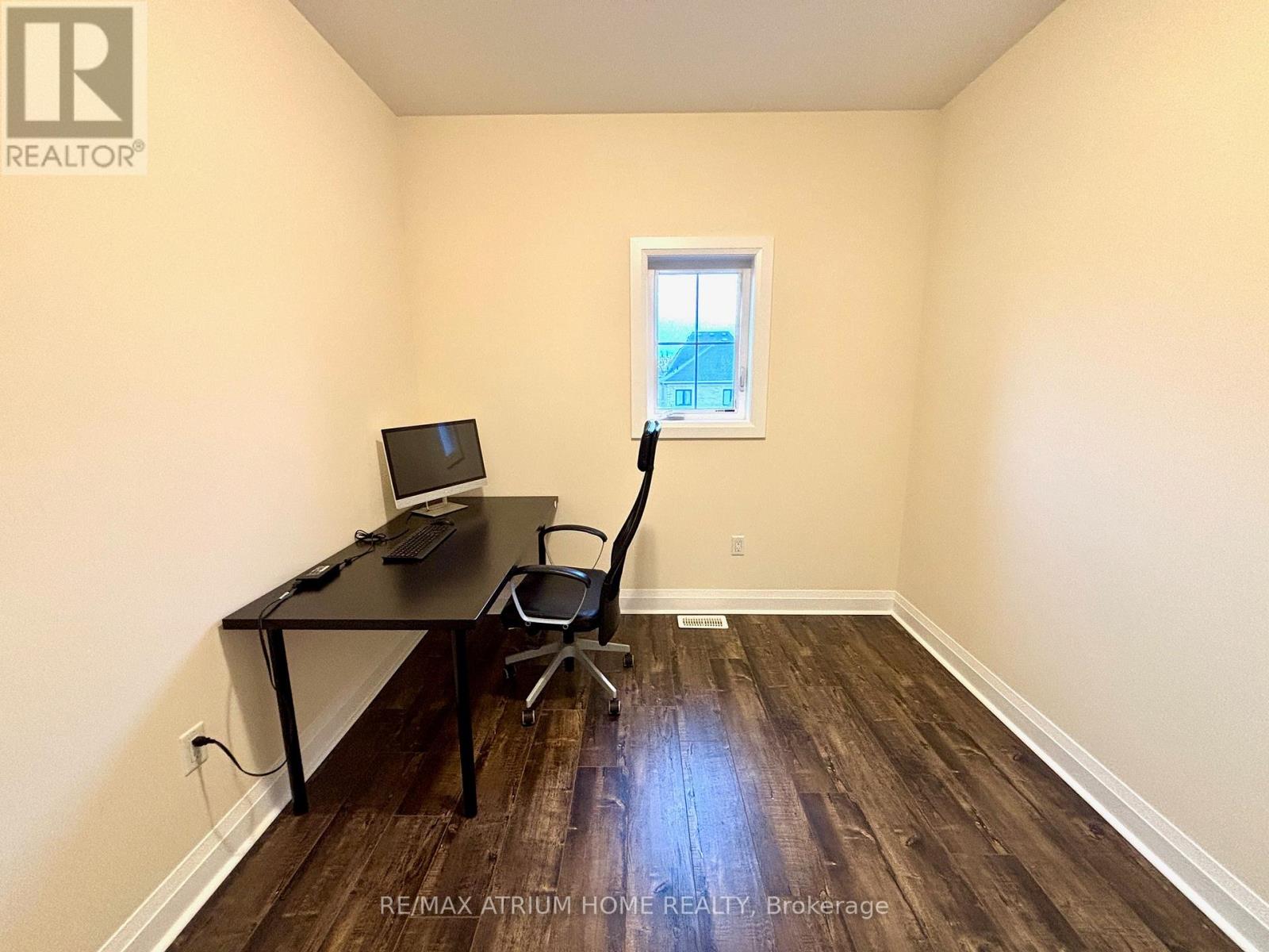 31 Duncombe Lane, Richmond Hill, Ontario  L4C 1C2 - Photo 19 - N12478437
