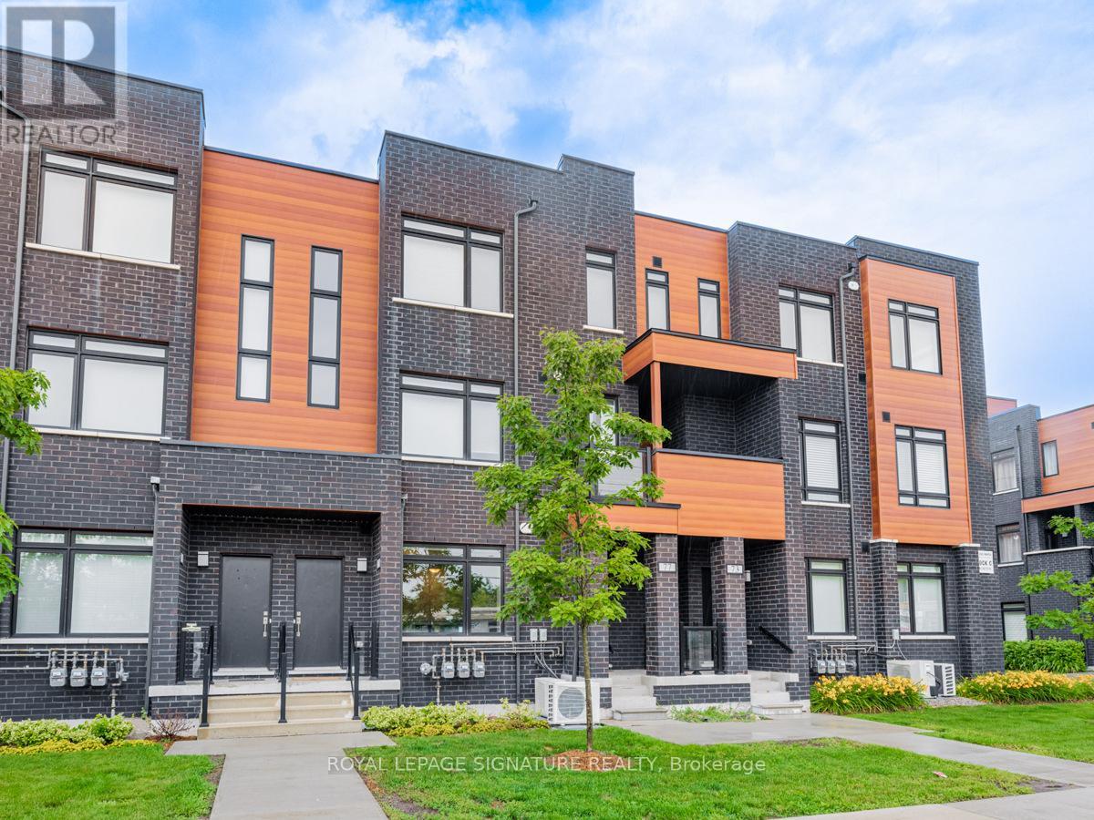 77 - 370c Red Maple Road, Richmond Hill, Ontario  L4C 6P5 - Photo 3 - N12478464